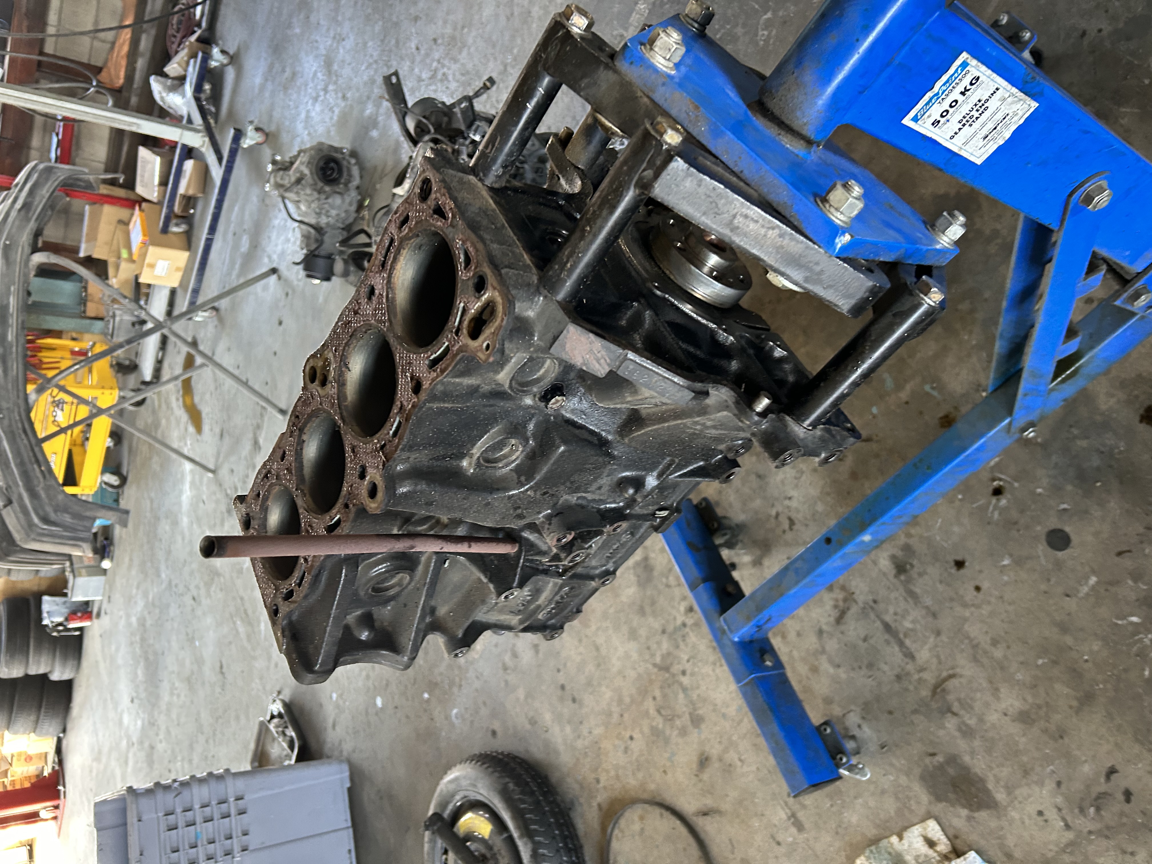 In-depth mechanical servicing: cylinder block
