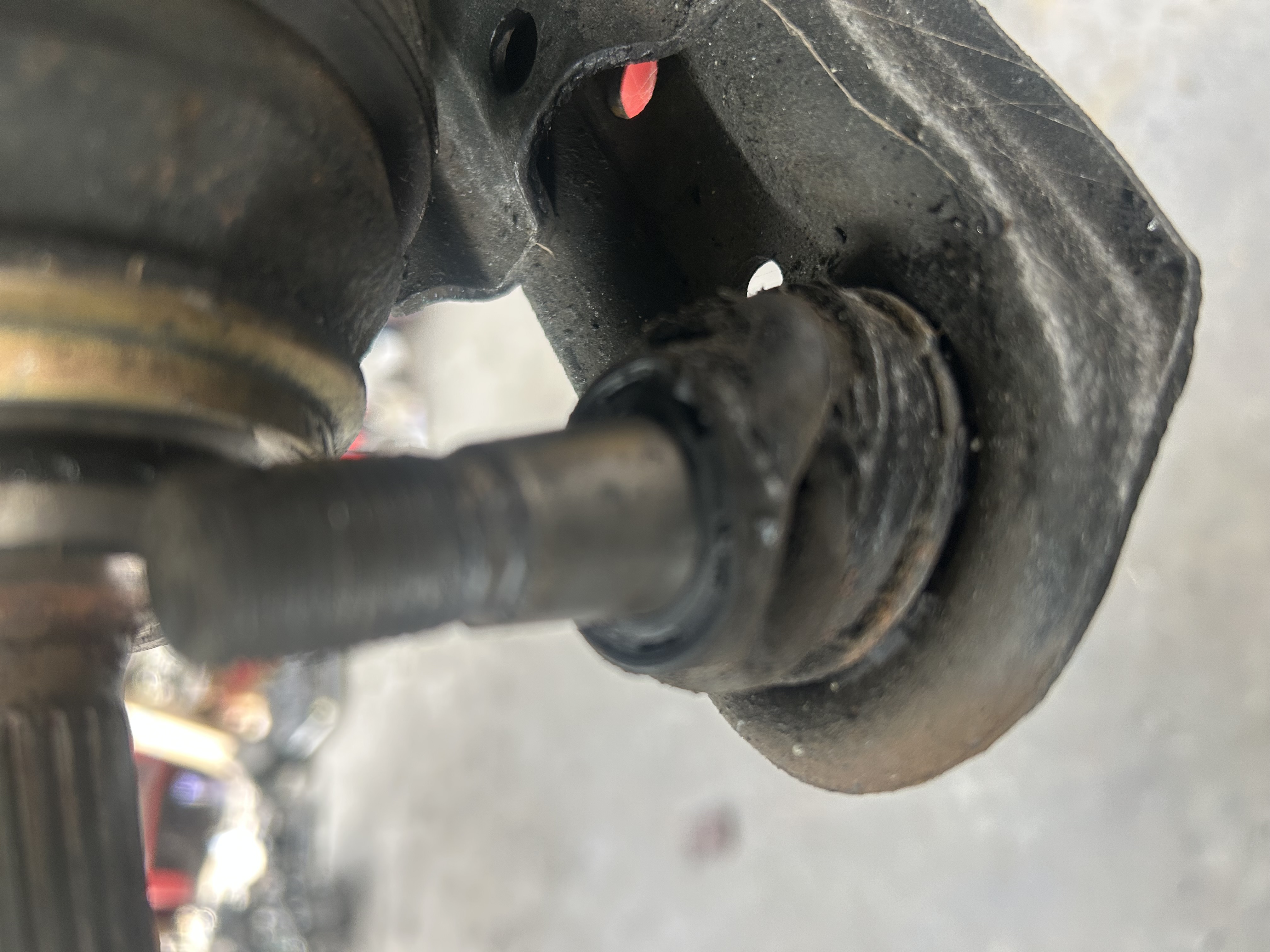 Nissan Rasheen Lower Ball Joint Dust Boot Replacement
