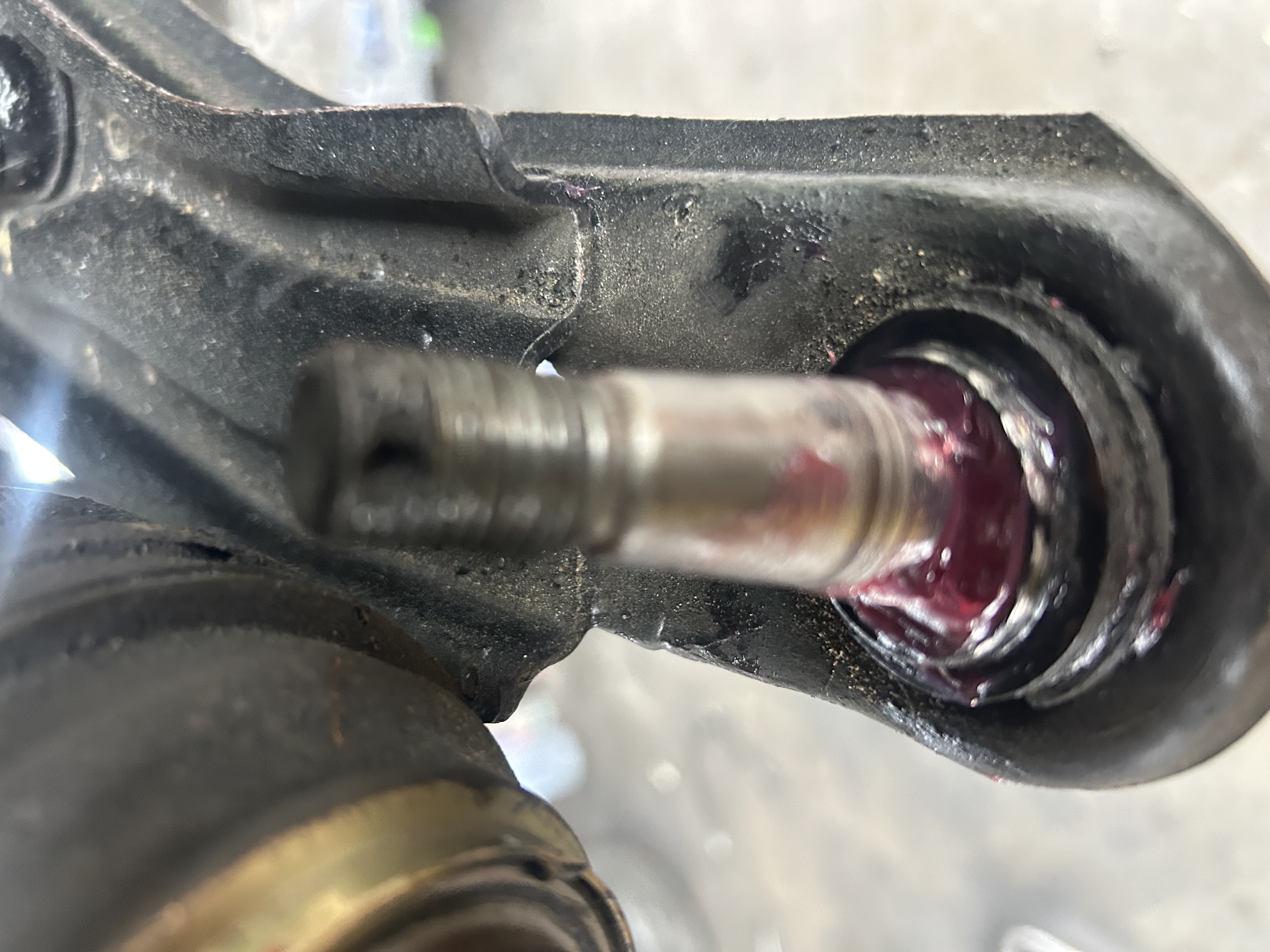 Ball joint cleaned and filled with fresh grease